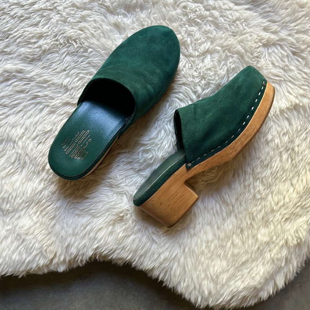 🍀 Charlotte Stone Clogs 🍀